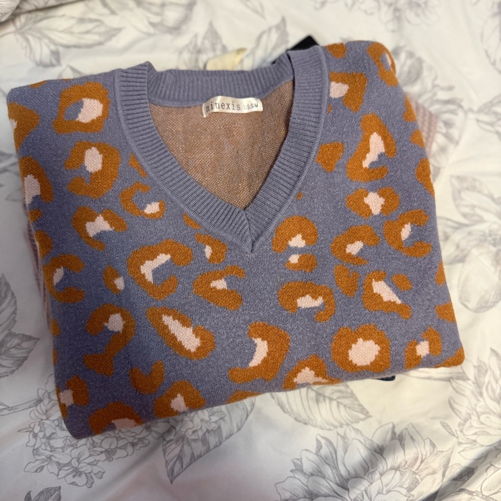 ninexis Blue and Orange leopard Sweater - Picture 3 of 3